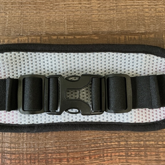 Aikelida Neon Pink Waist Bag with Black Straps - Picture 3 of 4